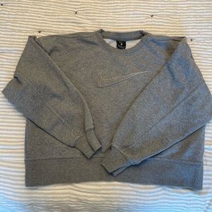 Cropped Nike crew neck